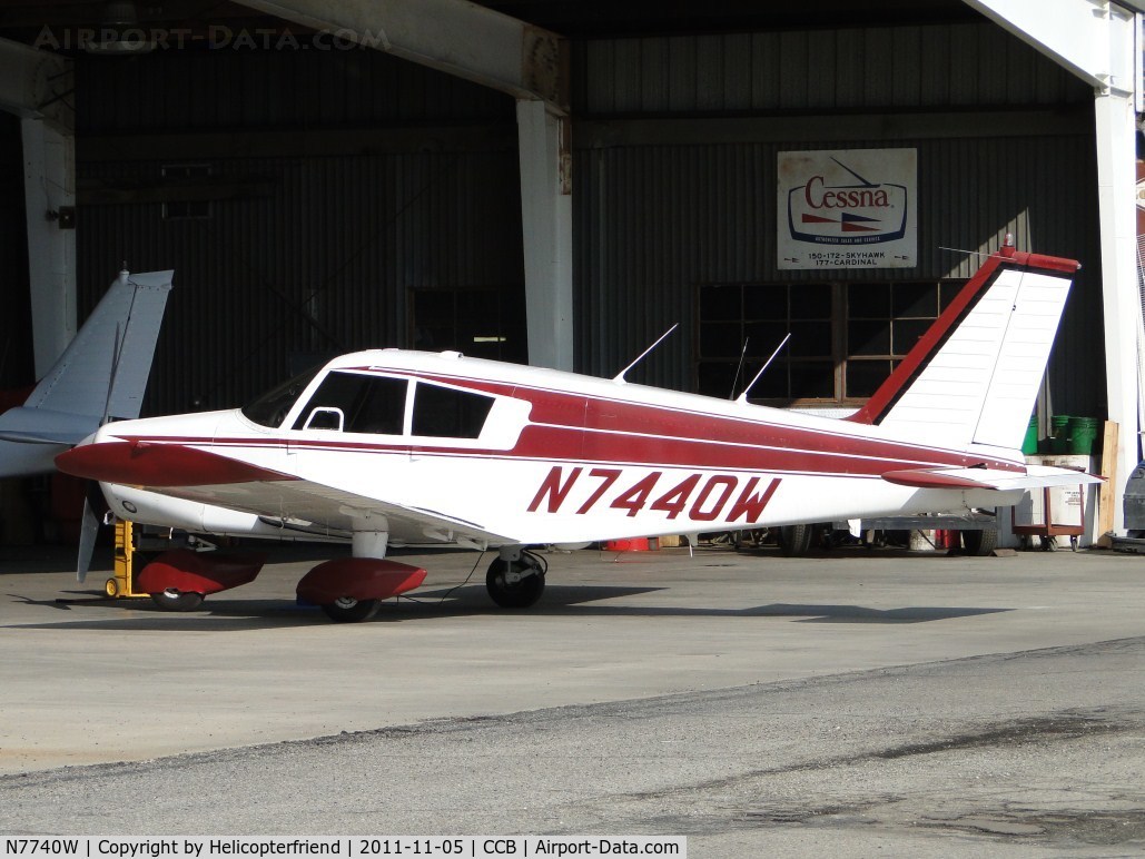 N7740W, 1964 Piper PA-28-180 C/N 28-1748, Parked at Foothill Sales & Service hanger