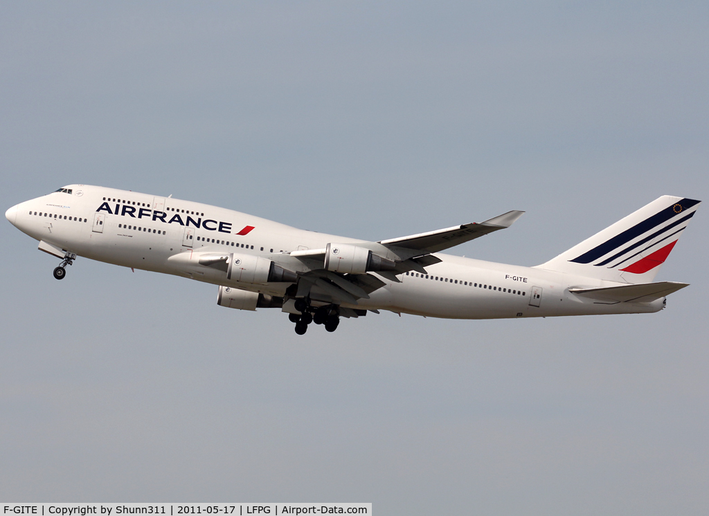 F-GITE, 1992 Boeing 747-428 C/N 25601, On take off...