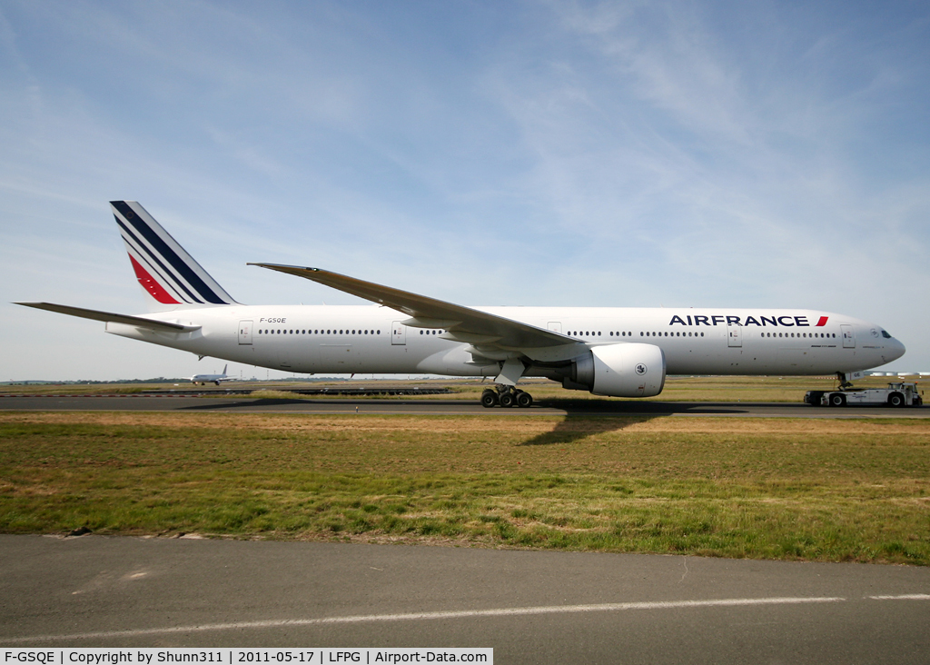 F-GSQE, 2004 Boeing 777-328/ER C/N 32851, Trackted from Air France Maintenance area to the Terminal...