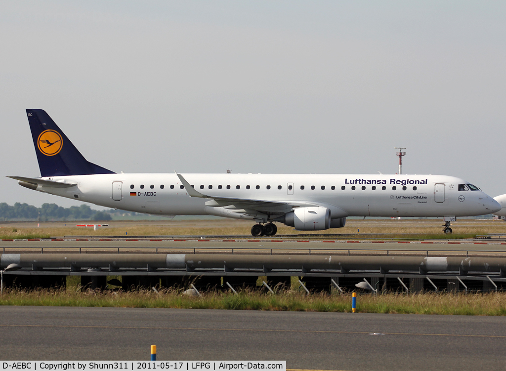 D-AEBC, 2009 Embraer 195LR (ERJ-190-200LR) C/N 19000320, Taxiing to the Terminal...