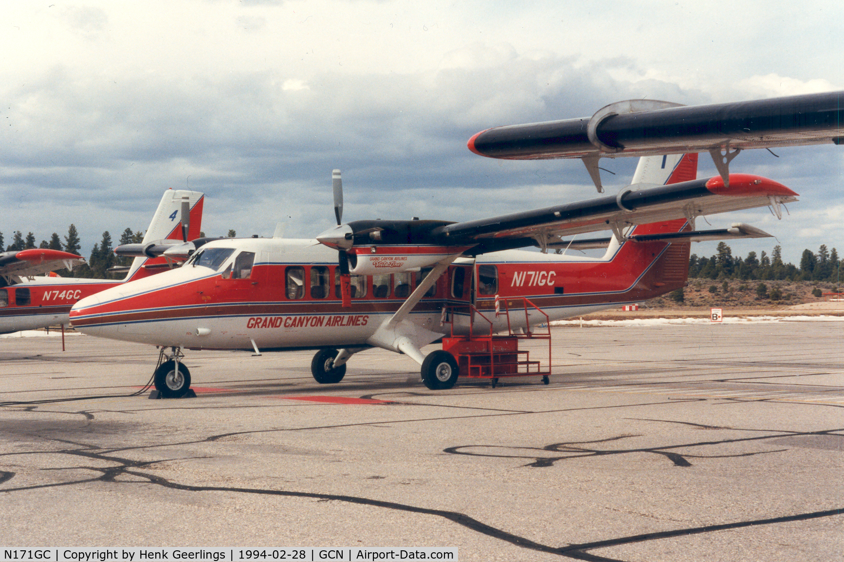 N171GC, 1974 De Havilland Canada DHC-6-300 Twin Otter C/N 406, Grand Canyon Airlines , Vistaliner