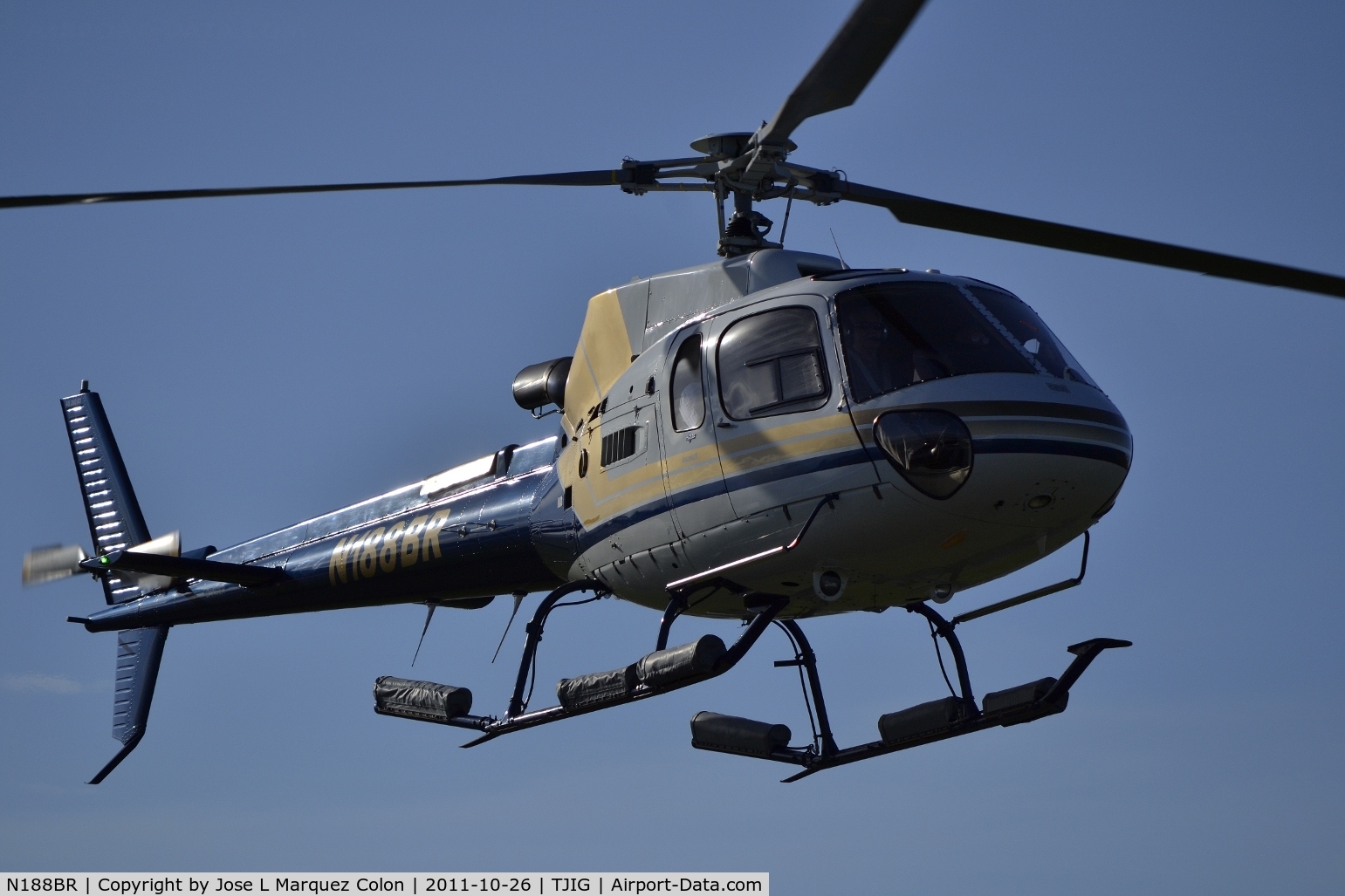 N188BR, 2000 Eurocopter AS-350B-3 Ecureuil Ecureuil C/N 3331, Landing at TJIG.