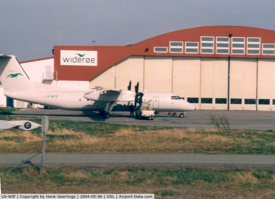 LN-WIF, 1994 De Havilland Canada DHC-8-103 Dash 8 C/N 372, Wideroe