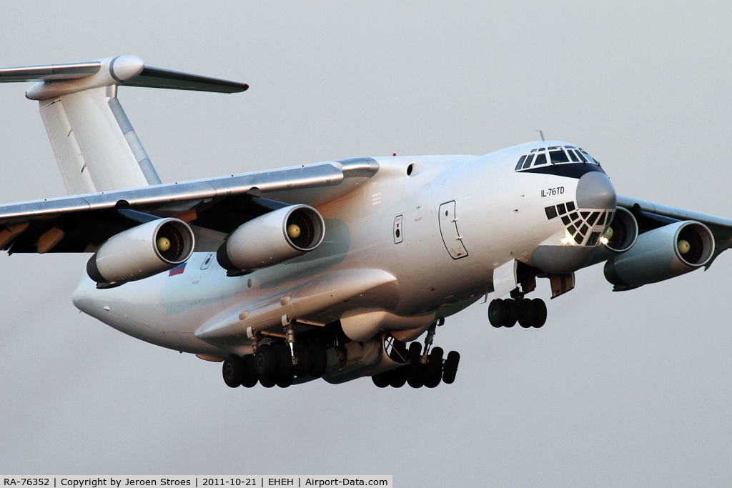 RA-76352, 1992 Ilyushin Il-76TD C/N 1023411378, cargo flight