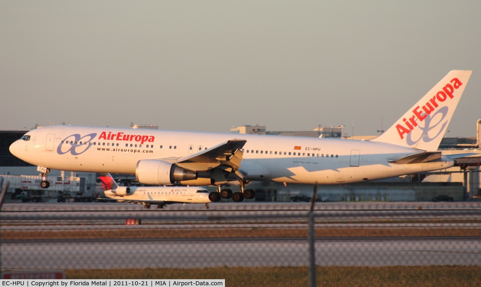 EC-HPU, 2001 Boeing 767-3Q8/ER C/N 30048, Air Europa 767