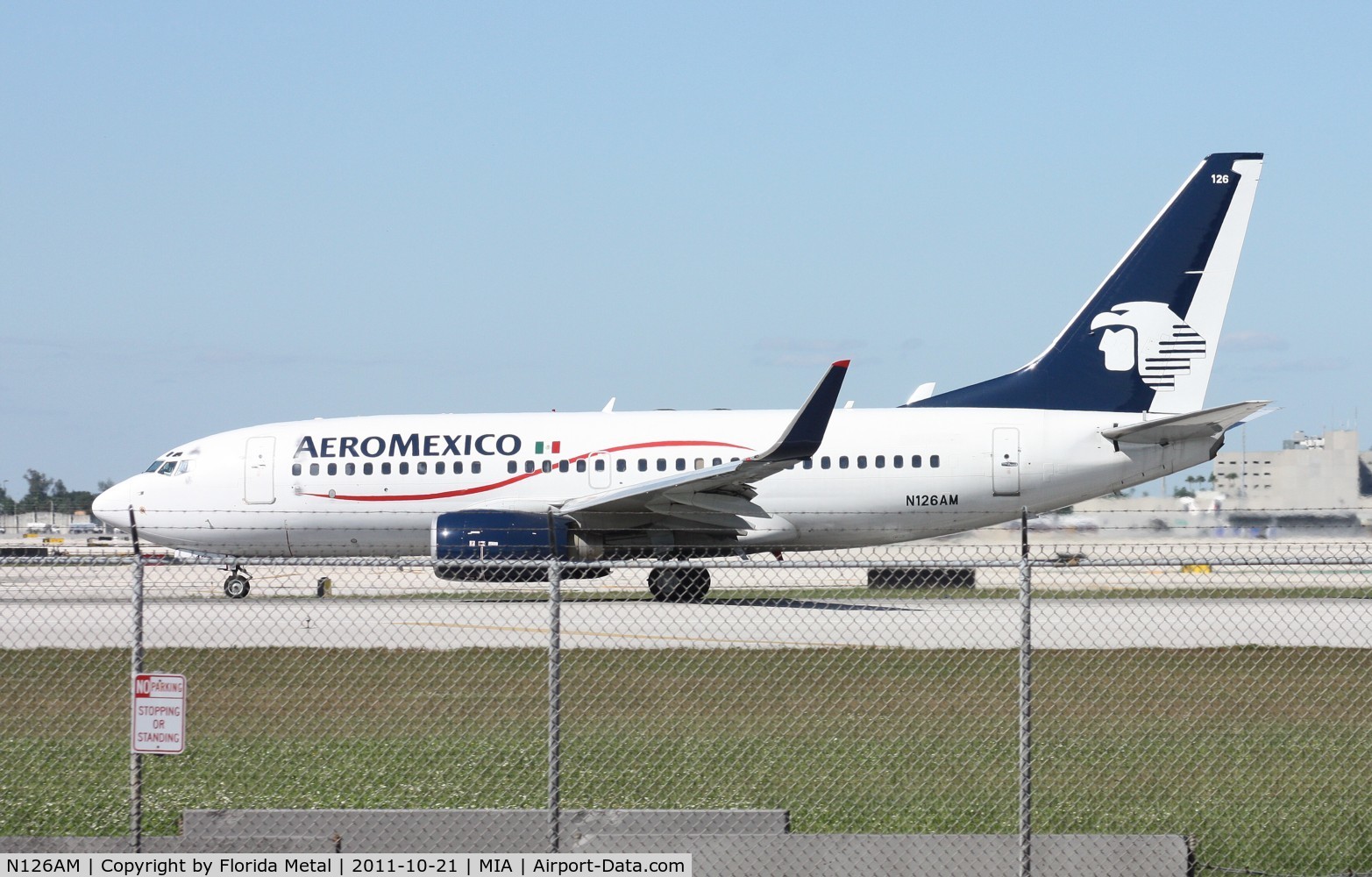 N126AM, 2001 Boeing 737-7BK C/N 30617, Aeromexico 737