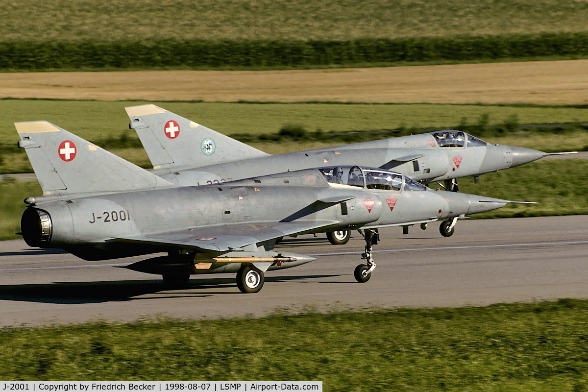 J-2001, Dassault Mirage IIIDS C/N 227F/BS1, departure for another training mission