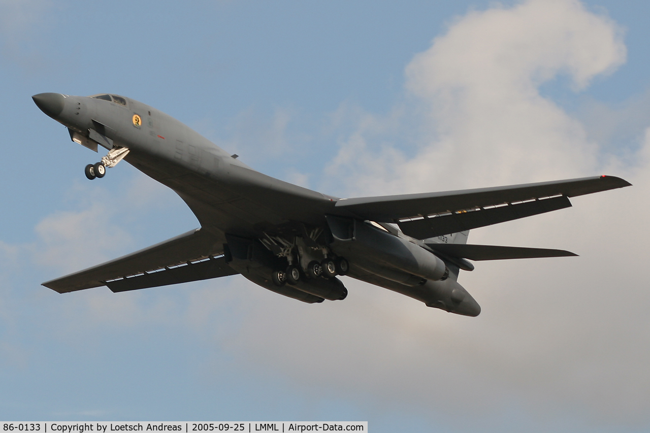 86-0133, 1986 Rockwell B-1B Lancer C/N 93, one more overflight