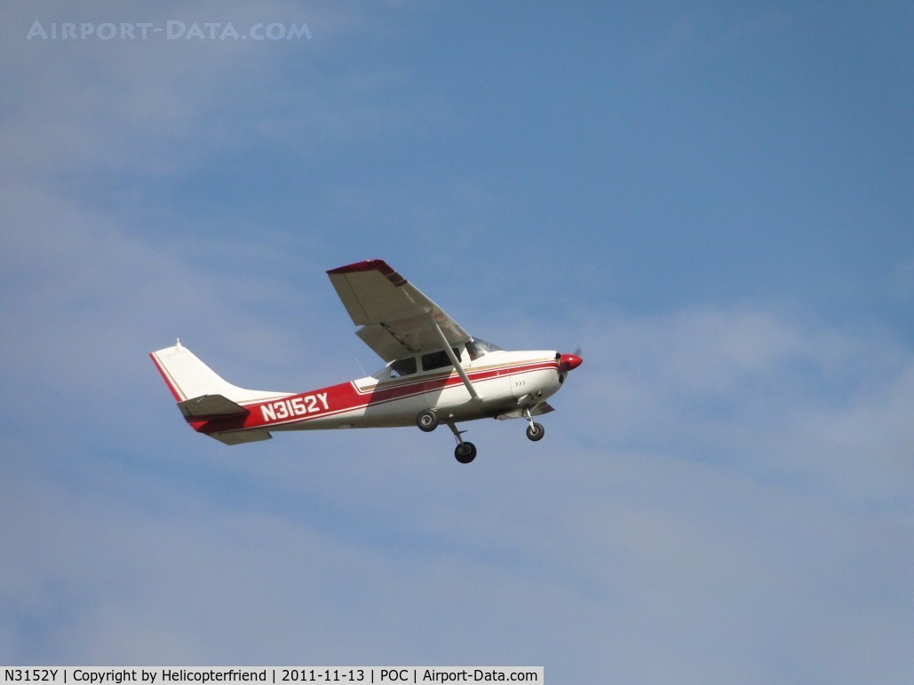 N3152Y, 1962 Cessna 182E Skylane C/N 18254152, Taking off from runway 8R and heading east