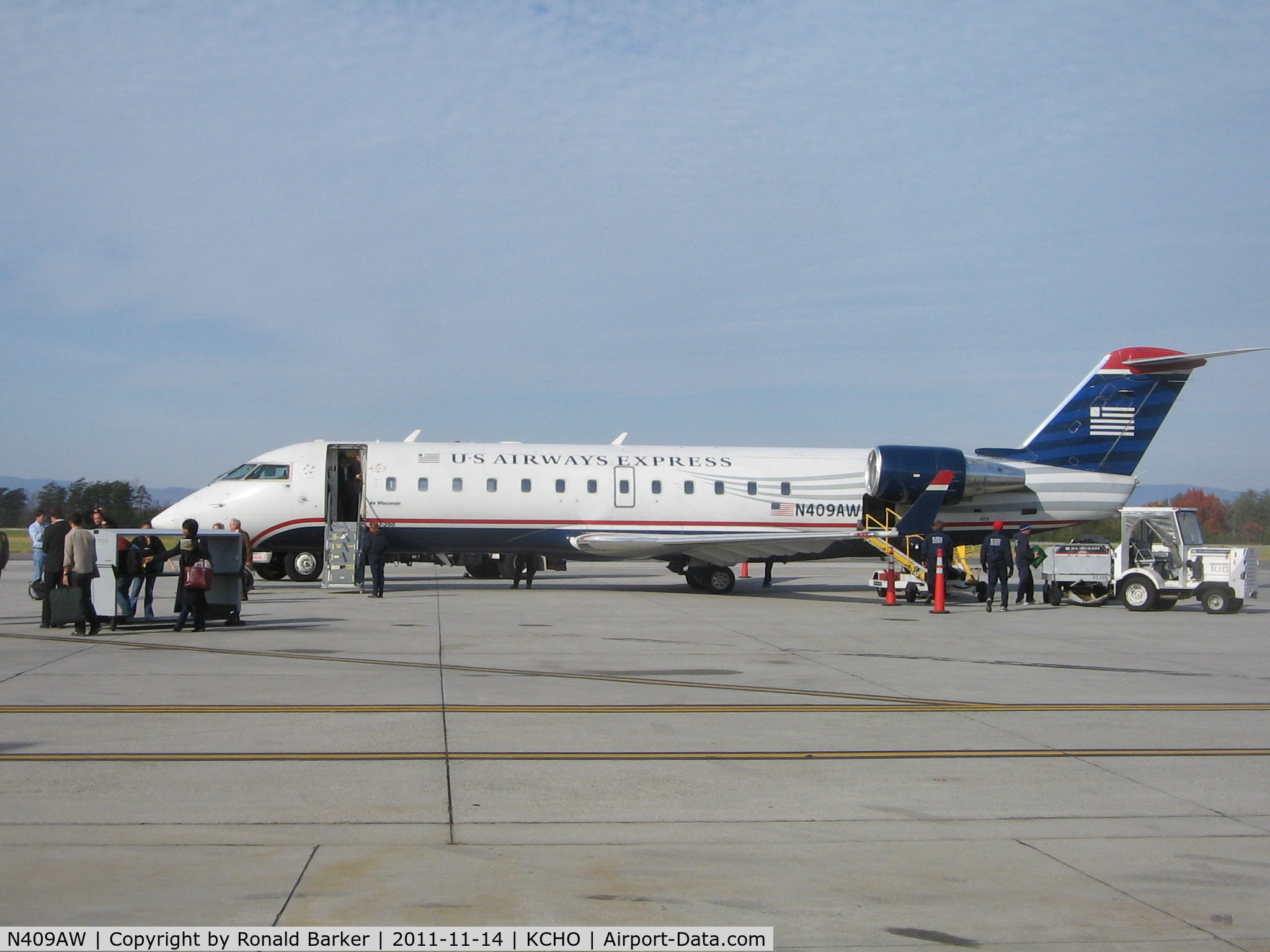 N409AW, 2000 Bombardier CRJ-200LR (CL-600-2B19) C/N 7447, CHO, VA