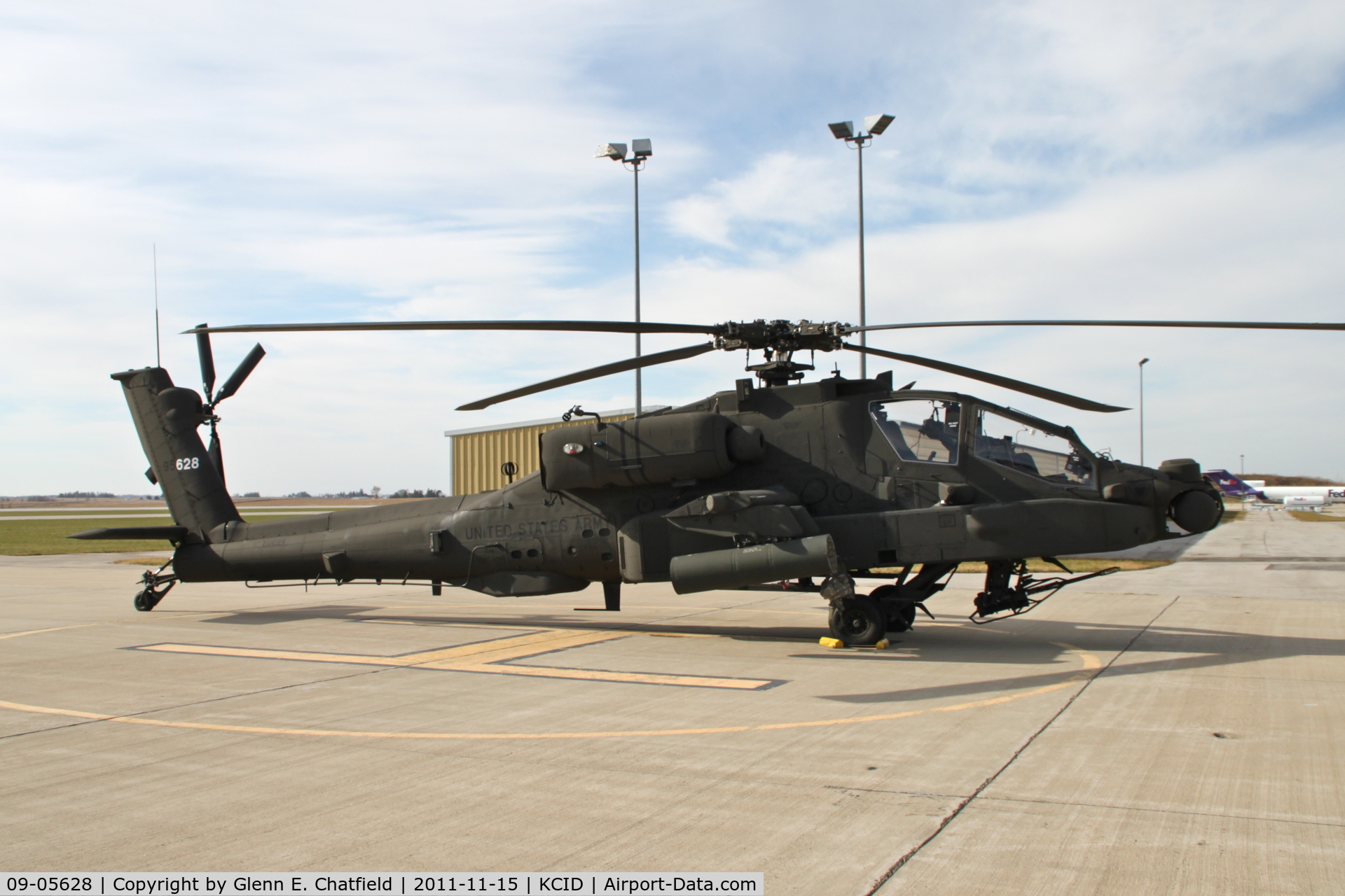 09-05628, 2011 Boeing AH-64D Apache C/N PVD628, Parked on the PS Air ramp.  Refueling stop on the way from Pennsylvania to Utah.