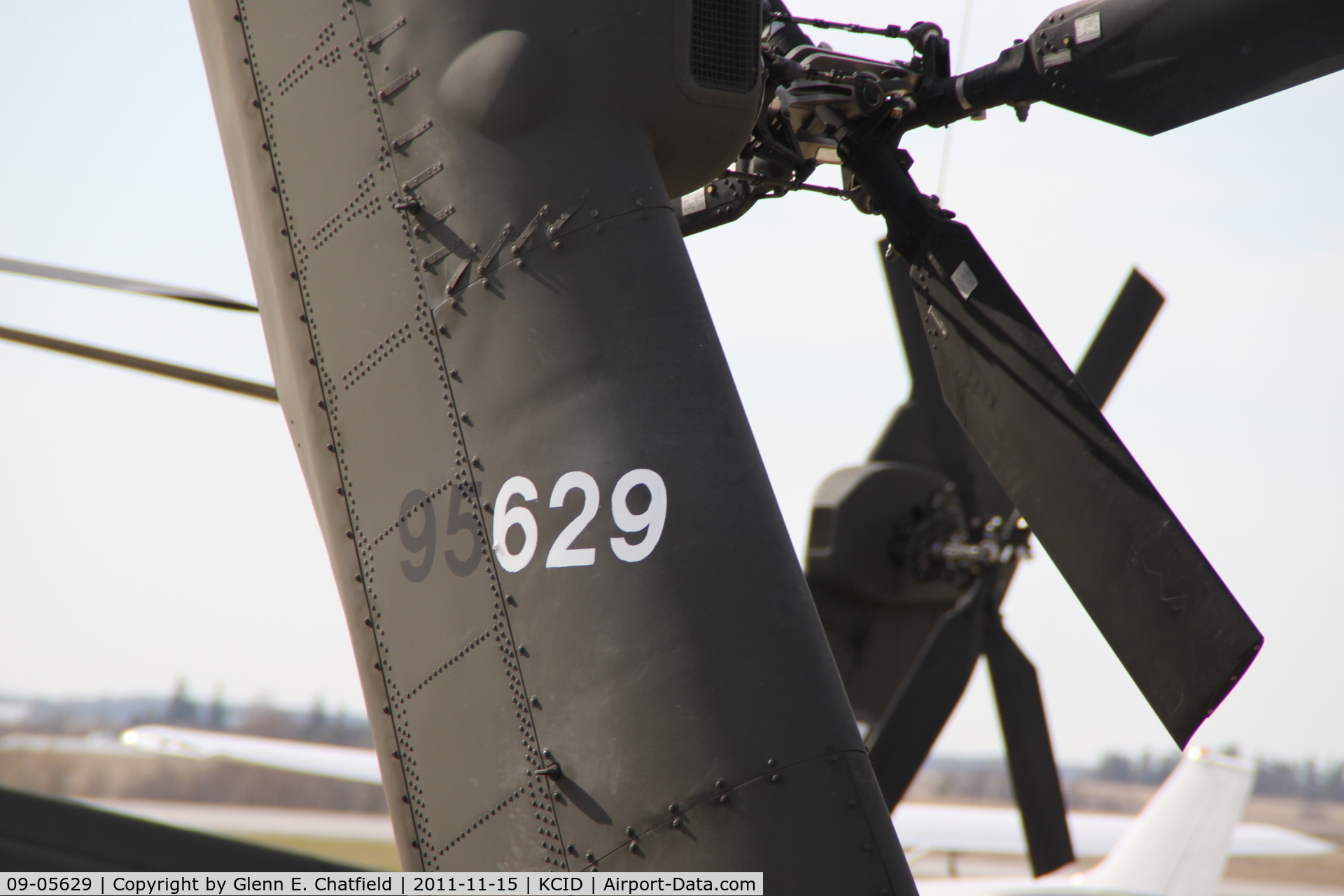 09-05629, 2011 Boeing AH-64D Apache C/N PVD629, Parked on the PS Air ramp.  Refueling stop on the way from Pennsylvania to Utah.