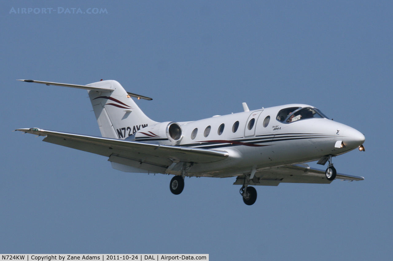 N724KW, 1999 Raytheon Aircraft Company 400A C/N RK-263, At Dallas Love Field