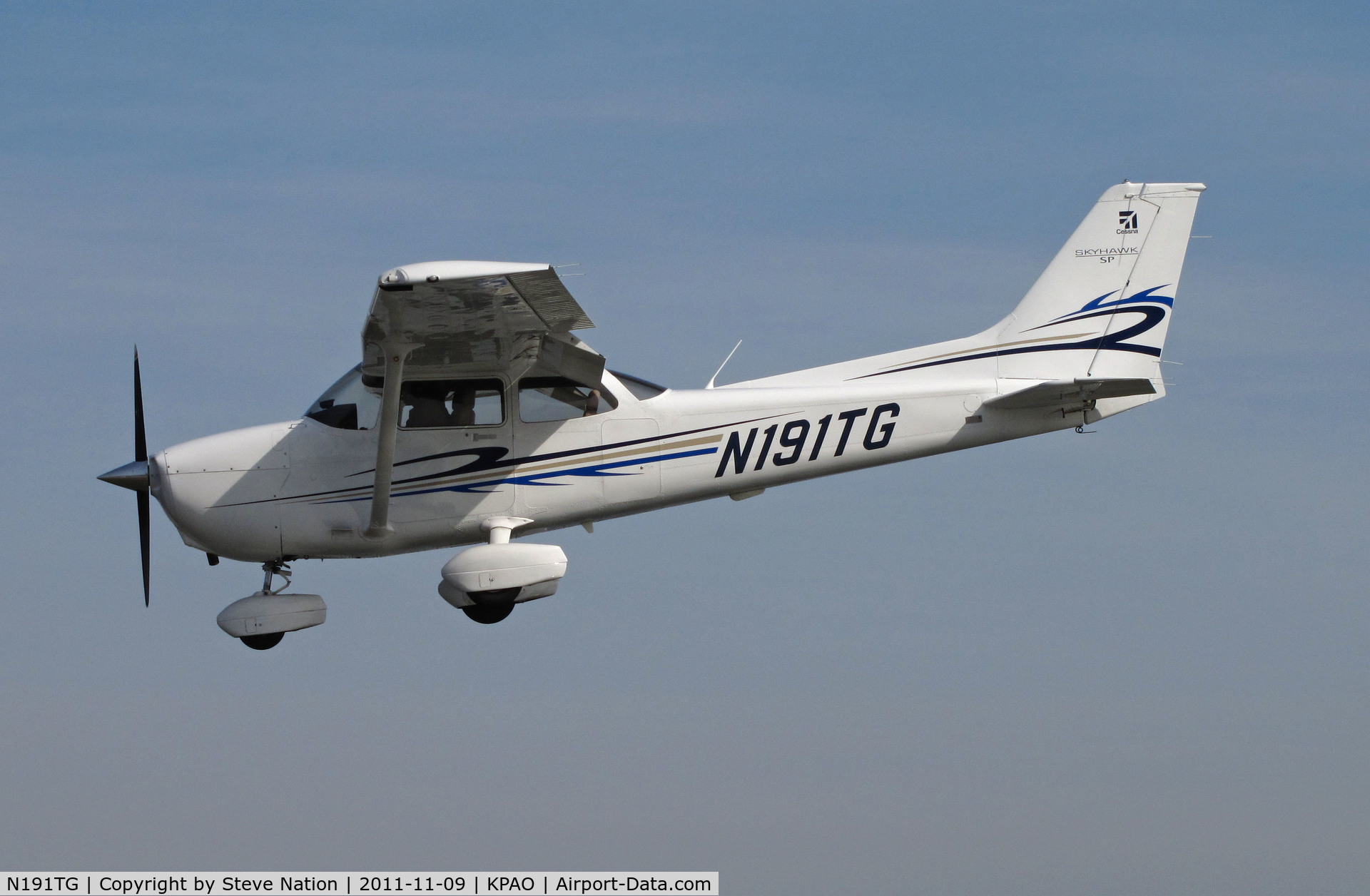 N191TG, Cessna 172S C/N 172S11097, Tango Golf Aerospace LLC (San Ramon, CA) 2011 Cessna 172S on approach to Palo Alto, CA
