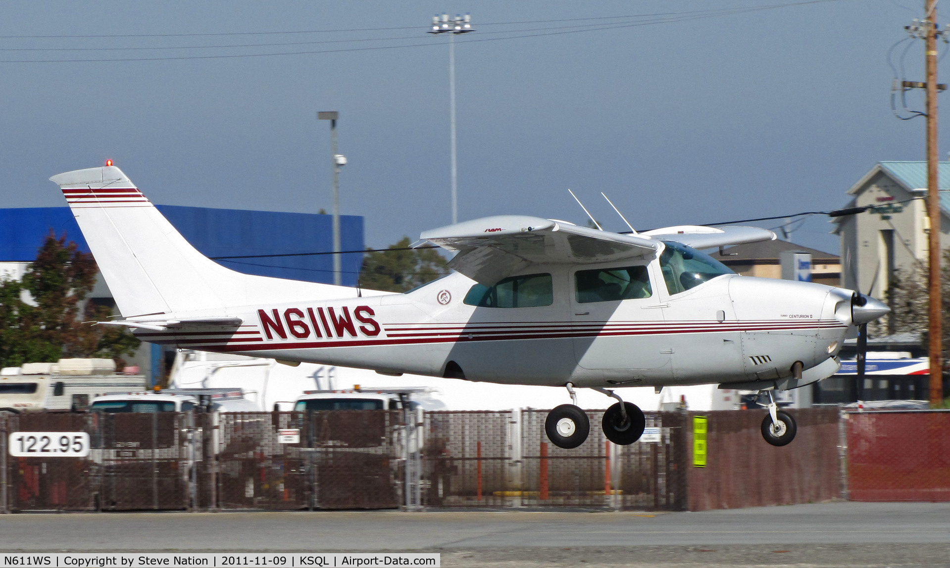 N611WS, 1975 Cessna T210L Turbo Centurion C/N 21061134, 1975 Cessna T210L landing at San Carlos, CA