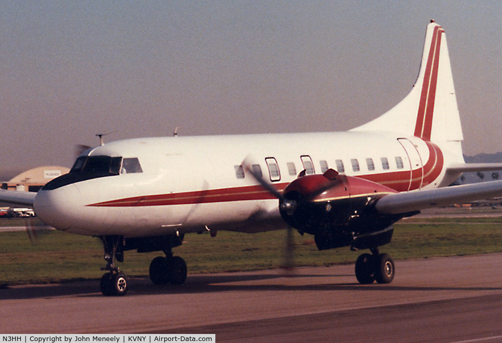 N3HH, Convair 340 C/N 173, Taxiing at VNY - Nov. 1987