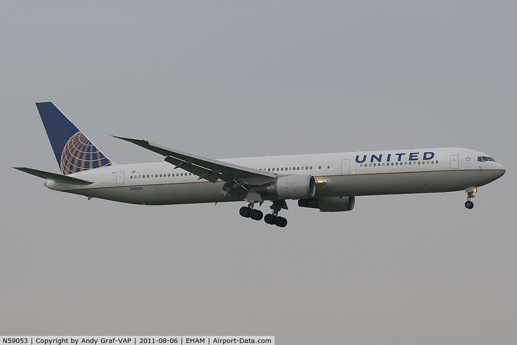 N59053, 2000 Boeing 767-424/ER C/N 29448, United Airlines 767-400