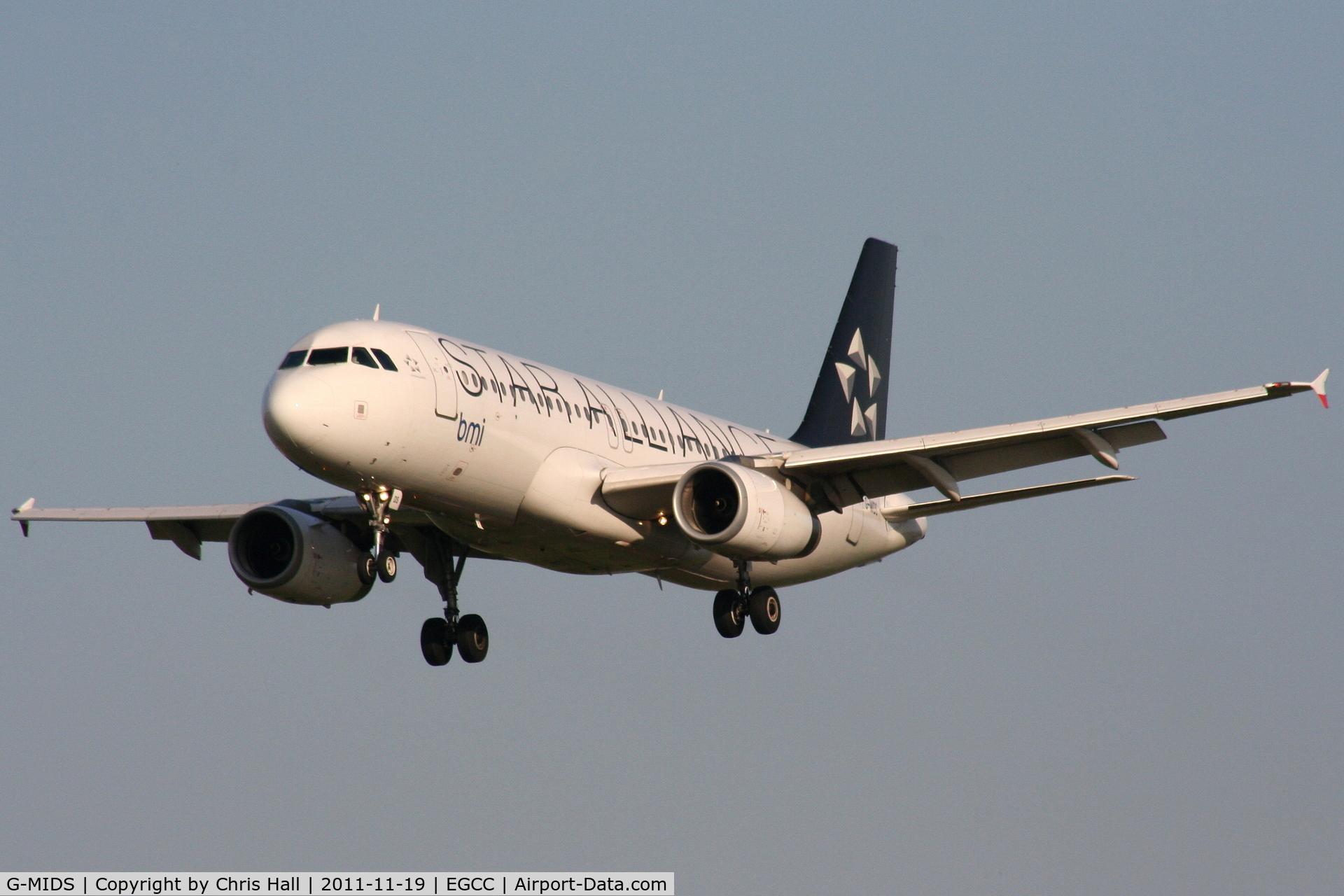G-MIDS, 2001 Airbus A320-232 C/N 1424, BMI - British Midland in Star Alliance scheme