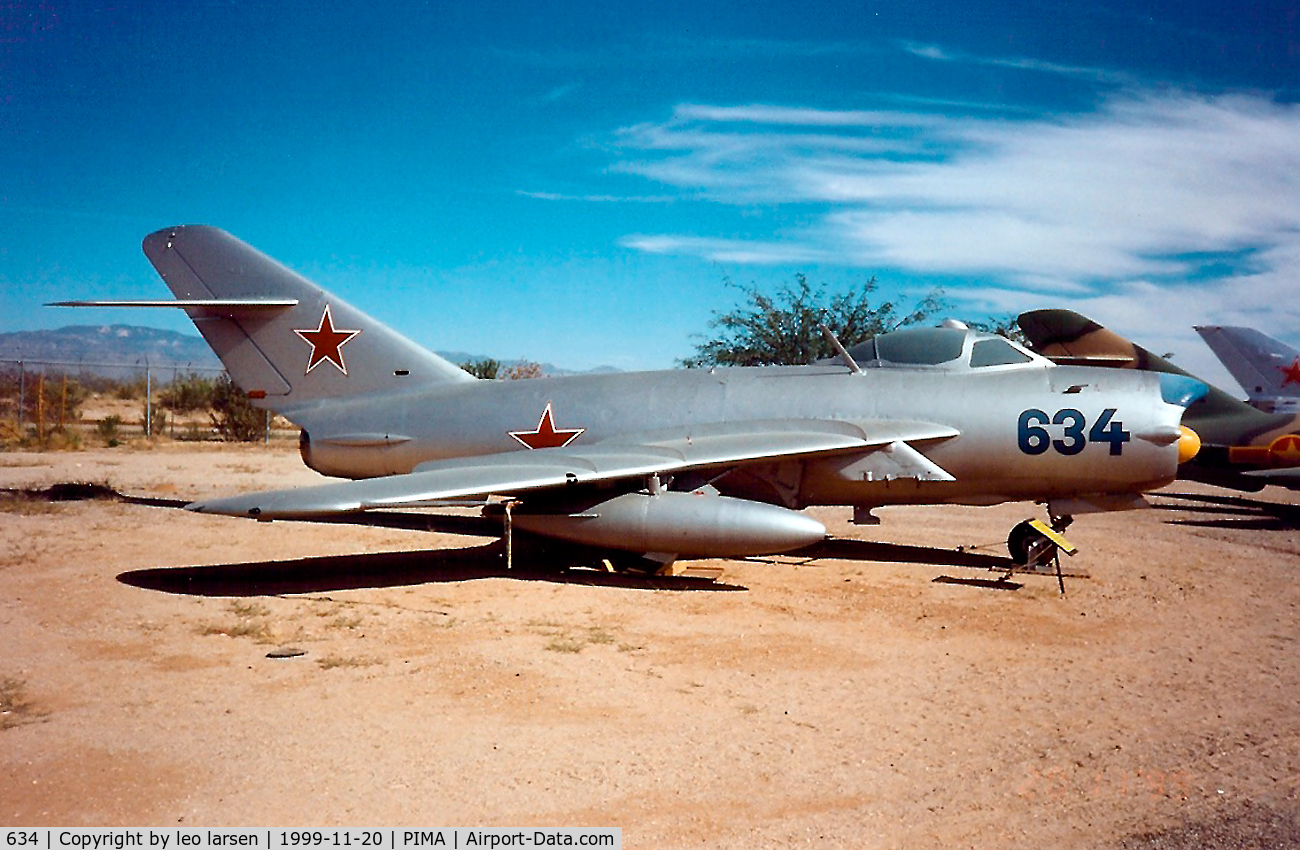 634, Mikoyan-Gurevich MiG-17PF C/N 1D-0634, Pima Air Museum 20.11.99