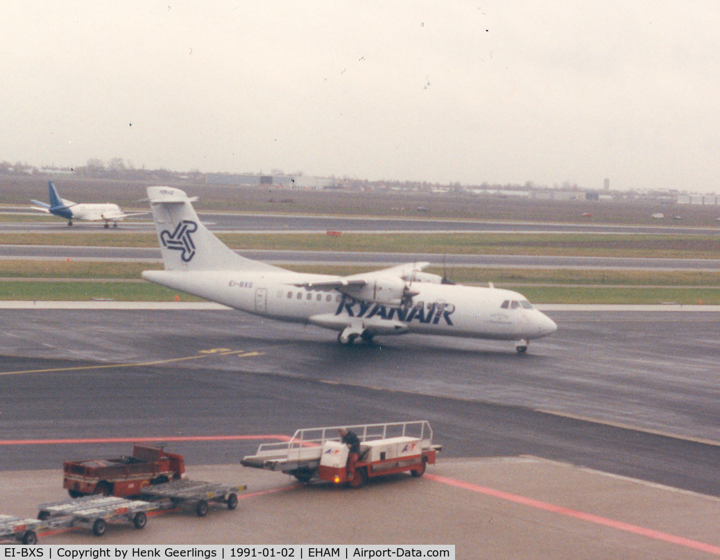 EI-BXS, 1989 ATR 42-320 C/N 142, Ryanair