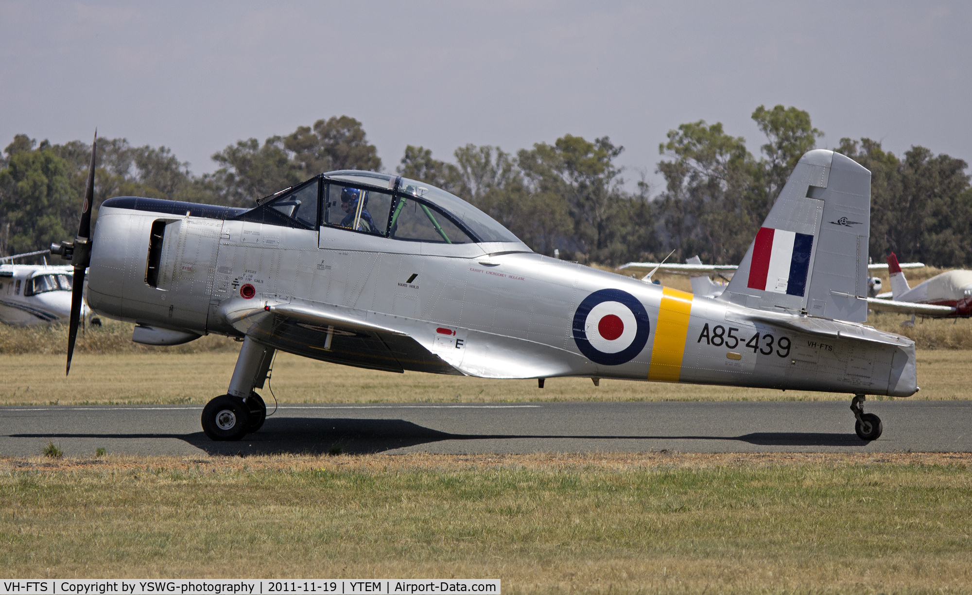 VH-FTS, 1956 Commonwealth CA-25 Winjeel C/N CA25-39, CAC Winjeel CA25-39 A85-439 (VH-FTS) on Runway 36 at Temora.