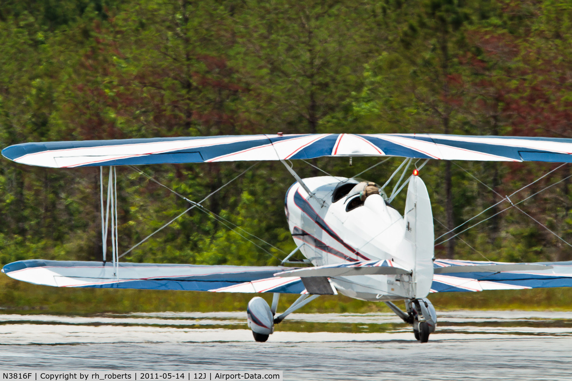 N3816F, 1977 Great Lakes 2T-1A-2 Sport Trainer C/N 0784, taxiing 12J