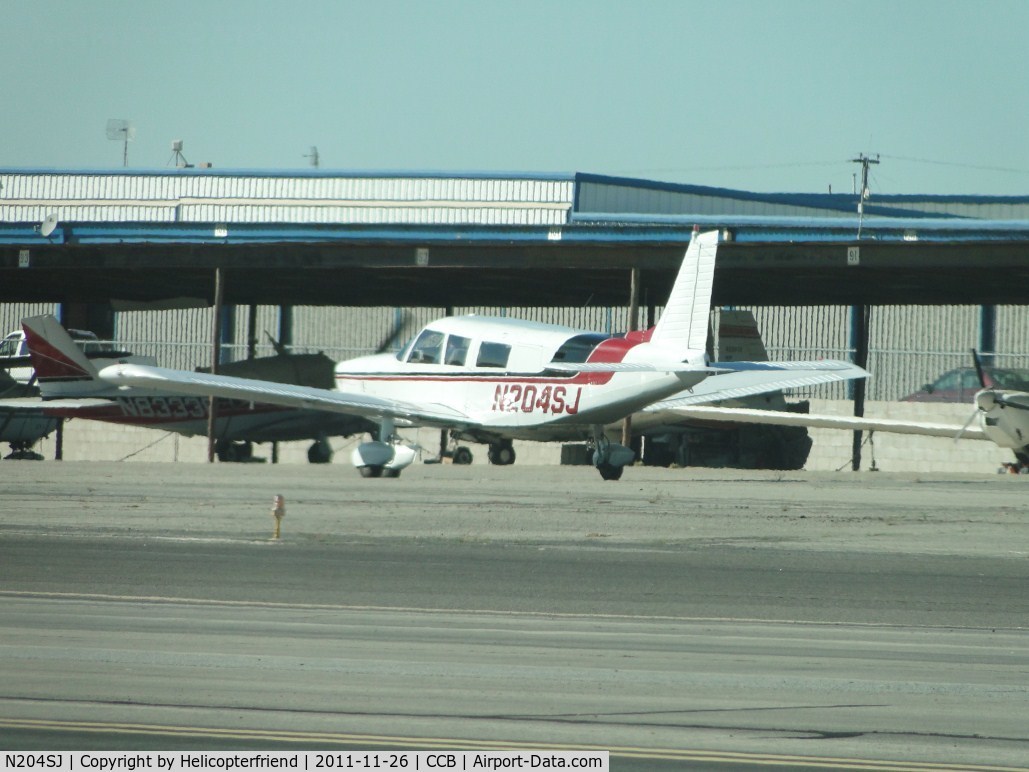 N204SJ, 1972 Piper PA-32-300 Cherokee Six Cherokee Six C/N 32-7240097, Taxiing towards the fuel pumps