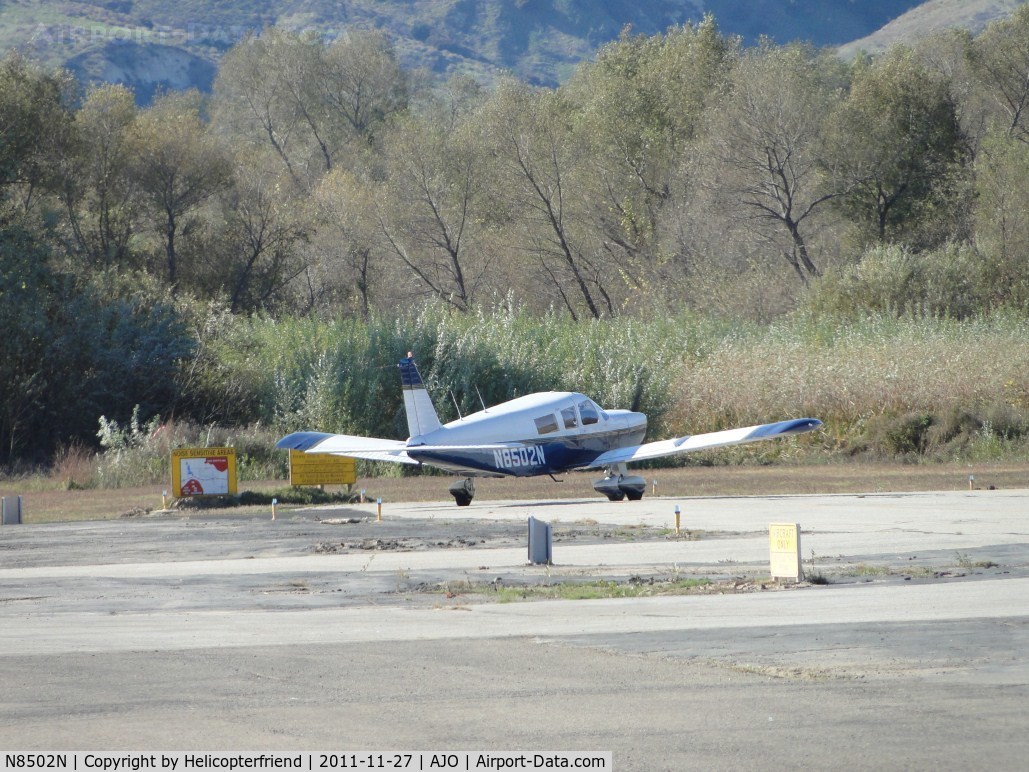 N8502N, 1971 Piper PA-32-300 Cherokee Six Cherokee Six C/N 32-7140052, Pre-flighting at the holding area for runway 7