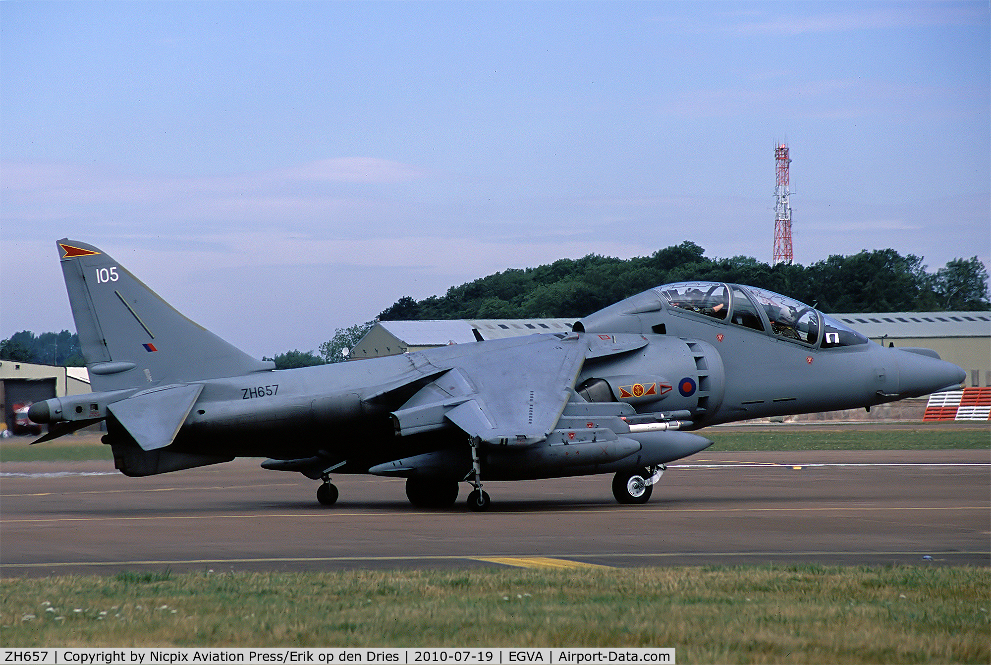 ZH657, 1994 British Aerospace Harrier T.10 C/N TX005, 899 sqn Harrier T.10 on the taxitrack of RAF Fairford.