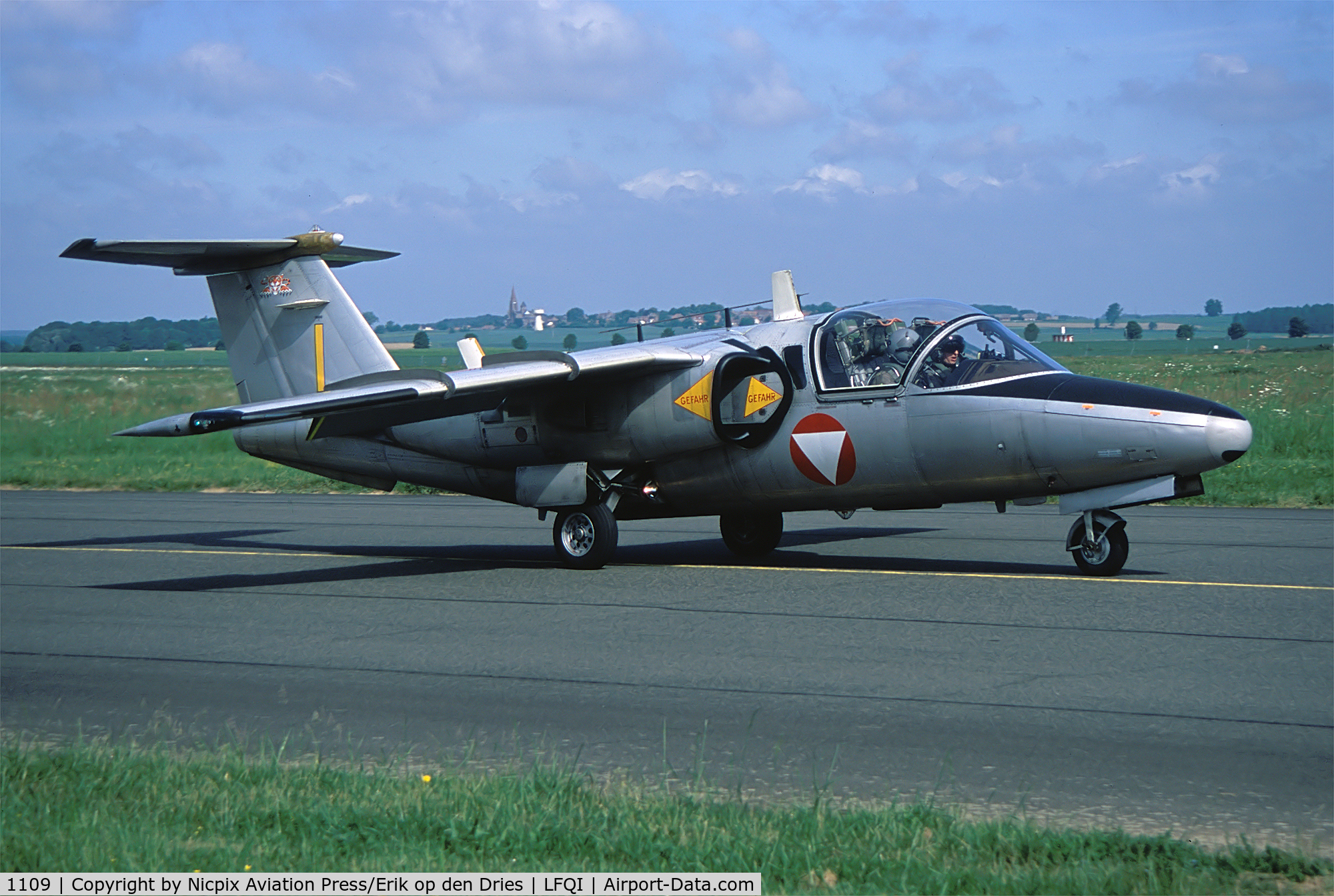 1109, Saab 105OE C/N 105409, Austria AF Saab-105Oe I/yellow was one of three Austria AF jets present at the NTM-2011.