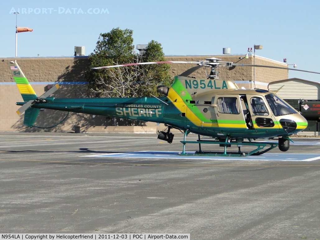 N954LA, 2010 Eurocopter AS-350B-2 Ecureuil Ecureuil C/N 4999, Parked on LA County Air Ops helipad 5 waiting for crew or call out