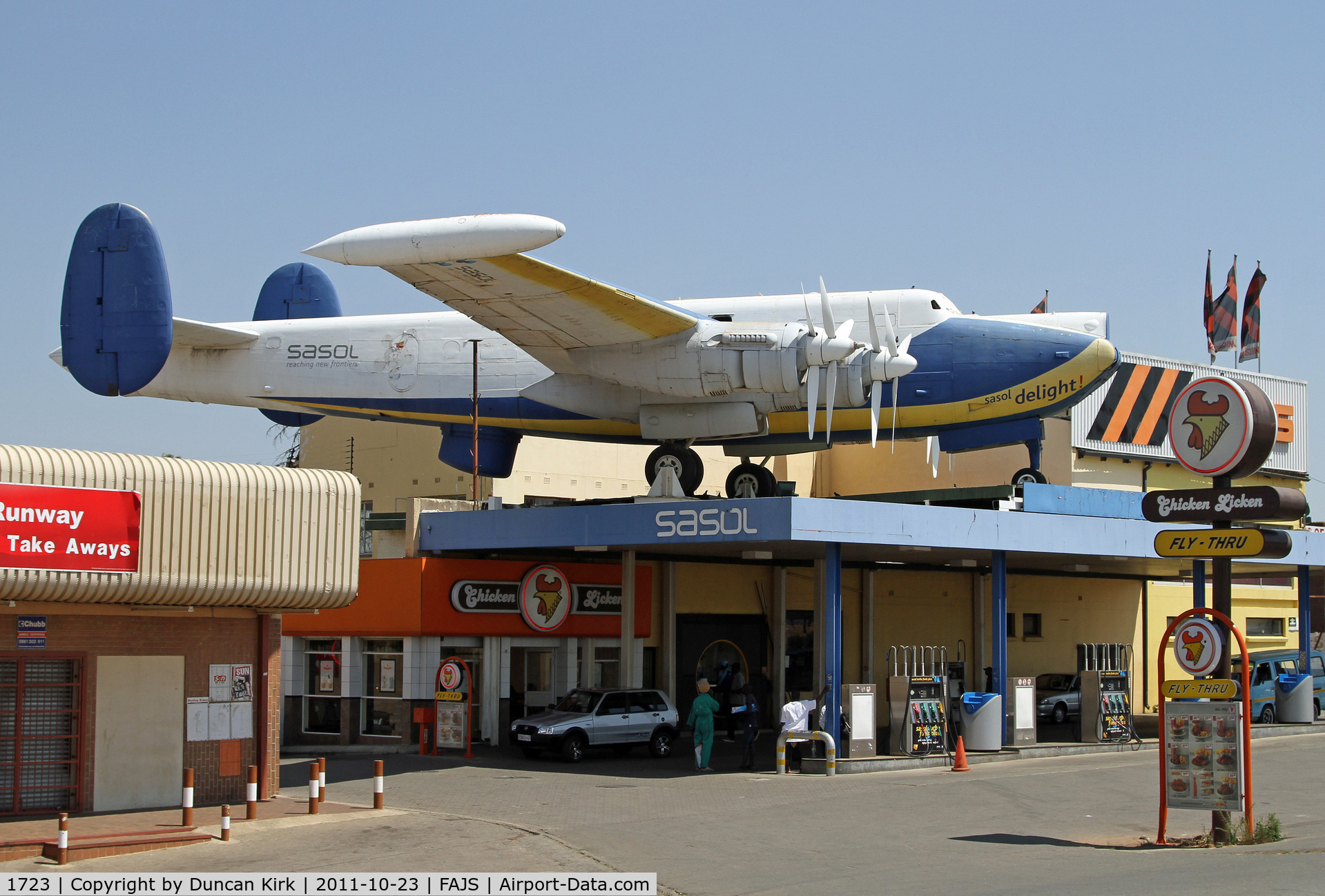 1723, Avro 716 Shackleton MR3/3 C/N 1533, This ex SAAF Shackleton sits atop a garage south of Johannesburg. It has work several different colorschemes