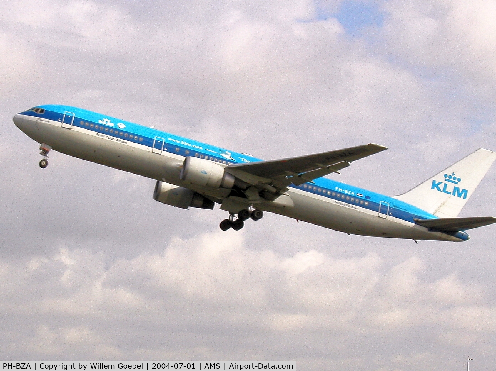 PH-BZA, 1995 Boeing 767-306/ER C/N 27957, Take off from runway 36L of Schiphol Airport 
(In the colours with the Swan)