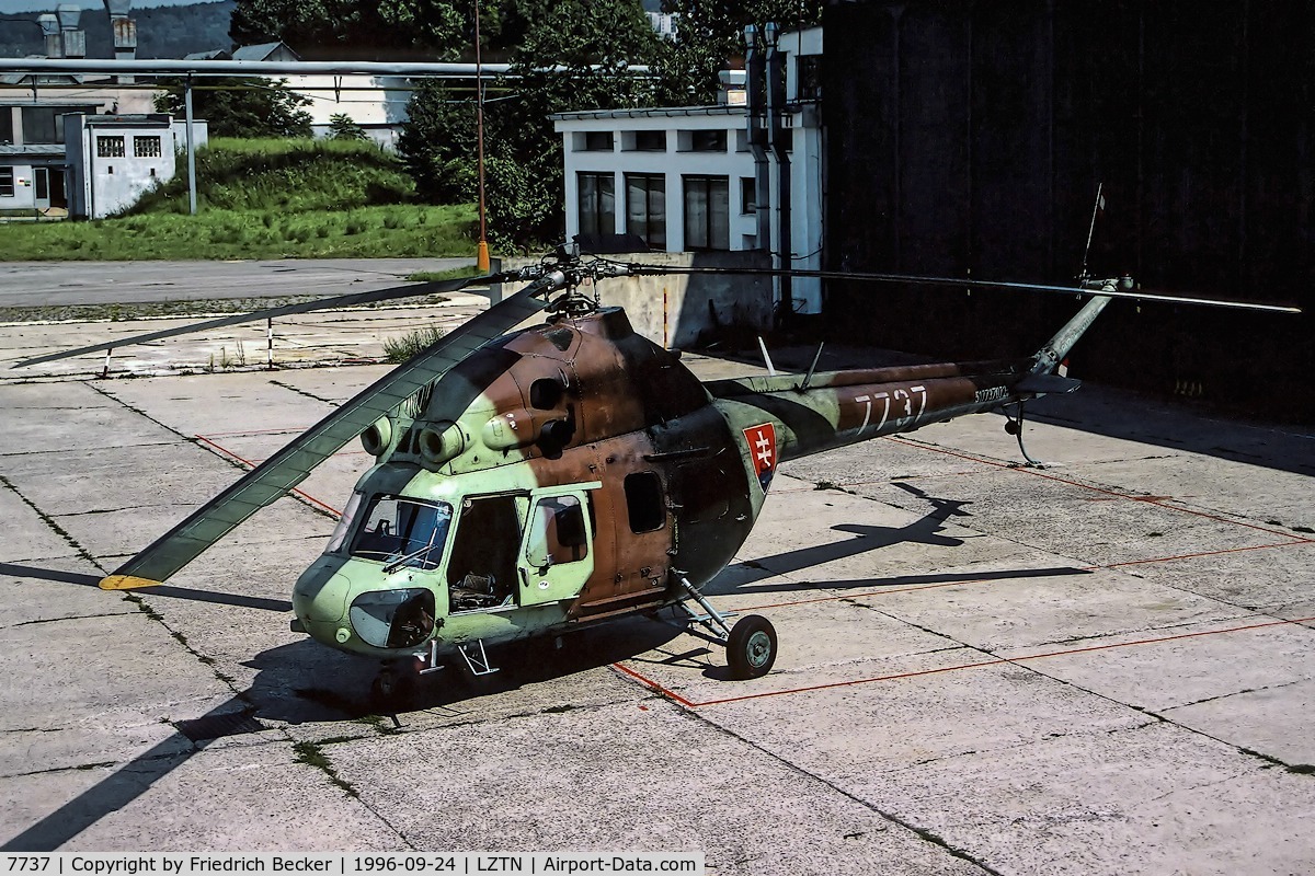 7737, PZL-Swidnik Mi-2 C/N 517737072, parked for a photo session