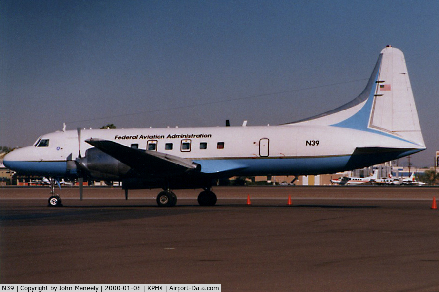 N39, 1957 Convair 440 Metropolitan C/N 480, FAA CV580 at PHX