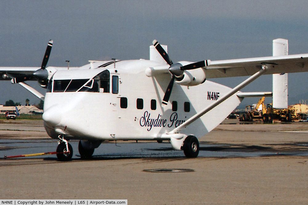 N4NE, 1970 Short SC7 Series 2 C/N SH1885, Skydive Perris - taken in January 2005