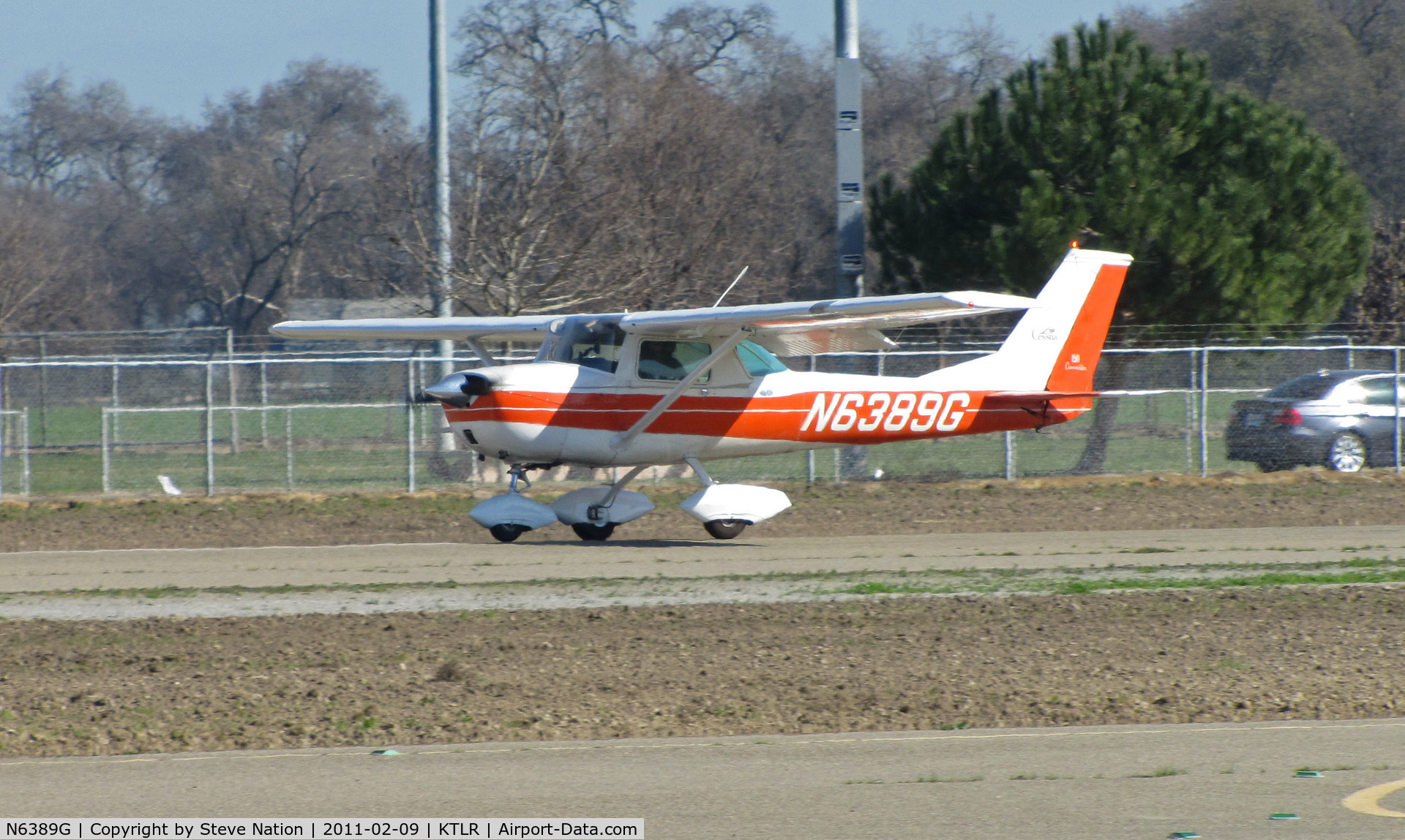 N6389G, 1970 Cessna 150K C/N 15071889, Wasco, CA-based 1970 Cessna 150K touching down @ Tulare, CA
