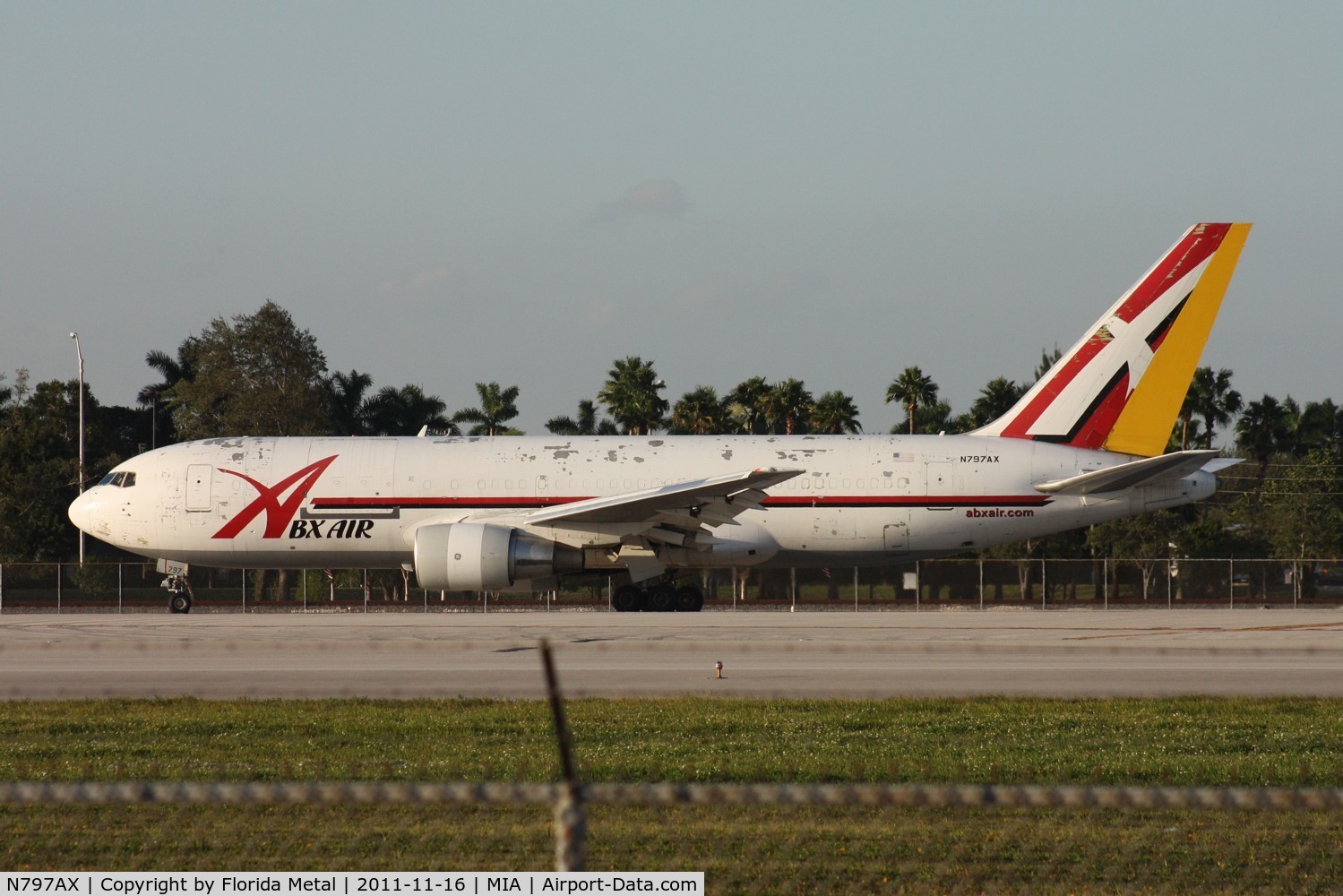 N797AX, 1985 Boeing 767-281 C/N 23147, Hybrid paint DHL/ABX - needs a repaint