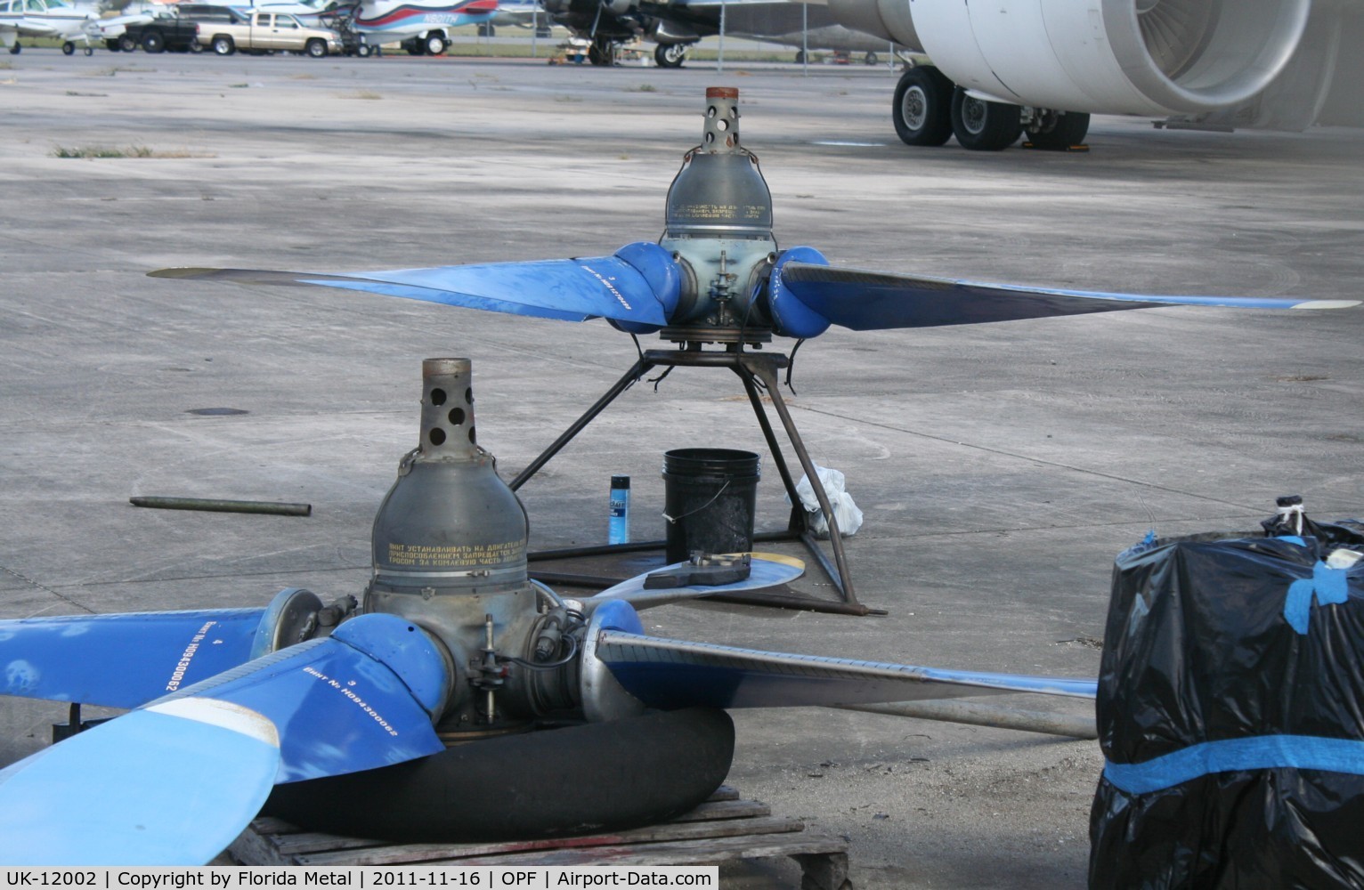 UK-12002, Antonov An-12BP C/N 402002, AN-12 props