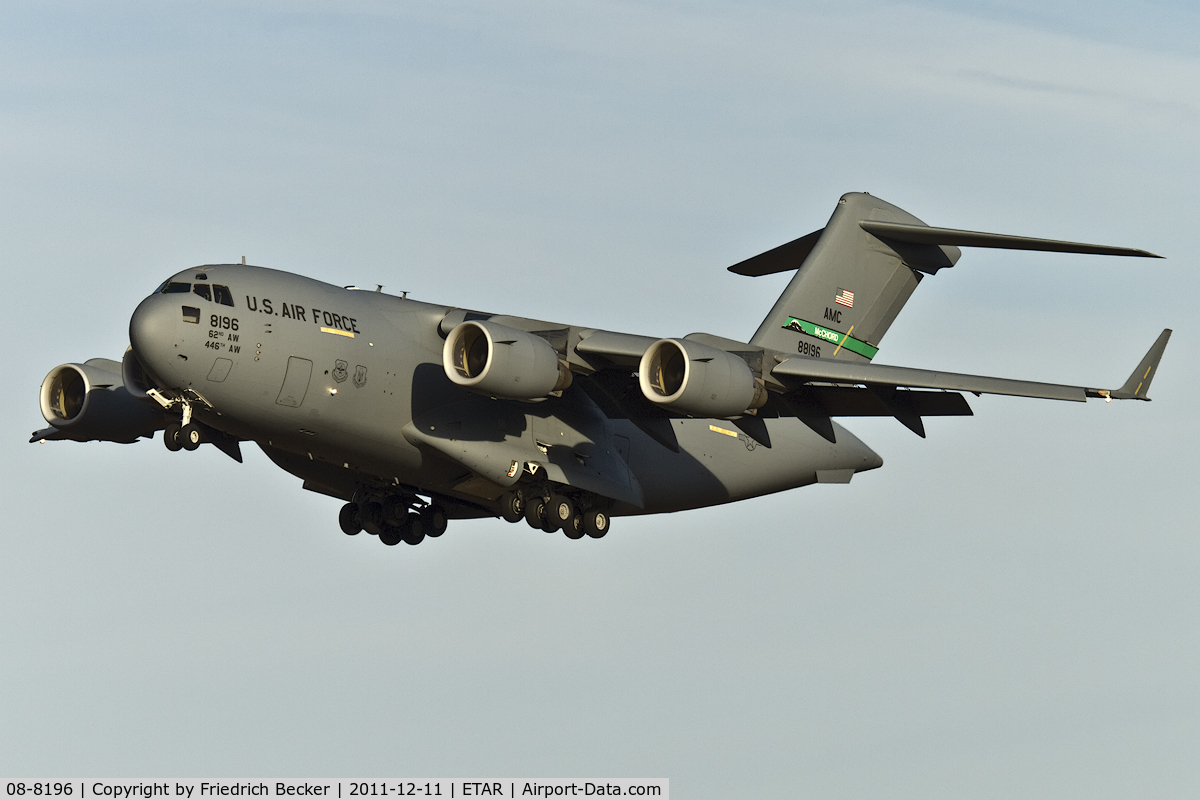 08-8196, 2010 Boeing C-17A Globemaster III C/N P-196, on final