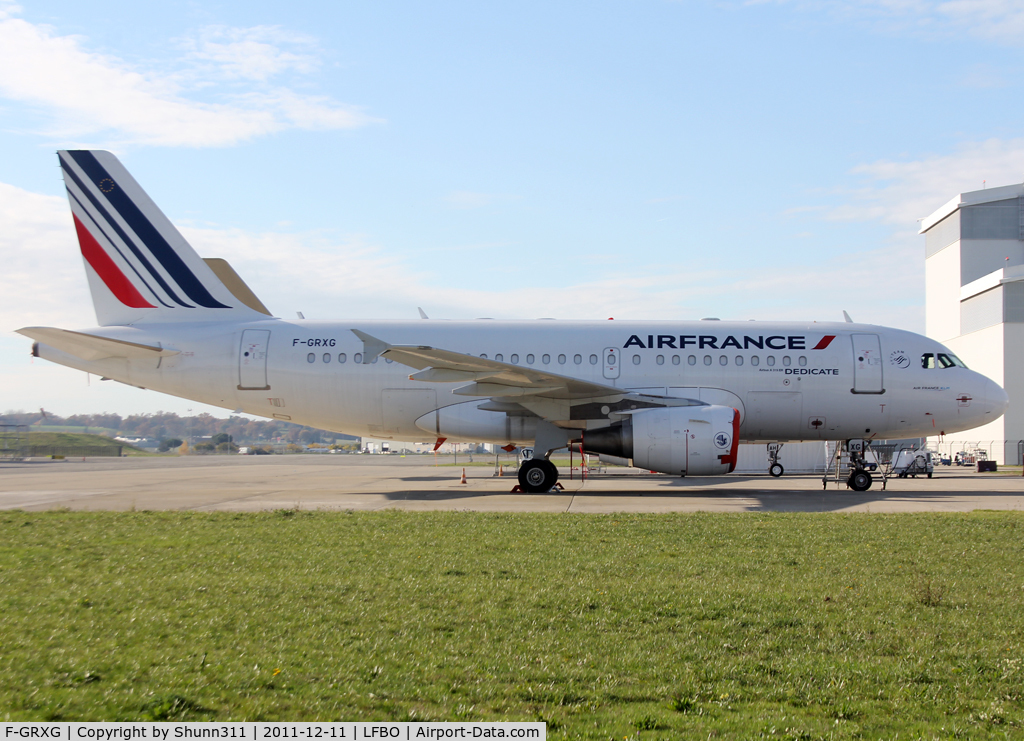 F-GRXG, 2004 Airbus A319-115LR C/N 2213, Parked at Air France facility with new c/s... First 'dedicate' with them ;)