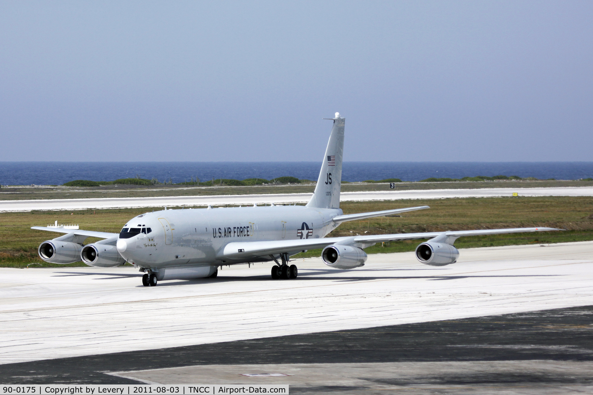 90-0175, 1968 Northrop Grumman E-8C J-STARS C/N 19621/652/T-3, Now this is a nice looking aircraft........