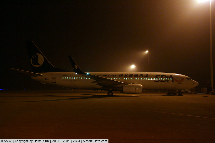 B-5537, 2010 Boeing 737-8AL C/N 37954, Beijing fog, the plane landed in Shijiazhuang