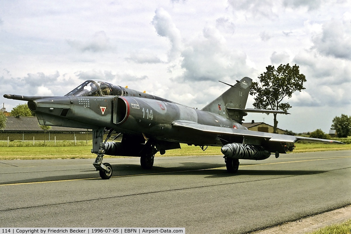 114, Dassault Etendard IV.MP C/N 114, taxying to the flightline