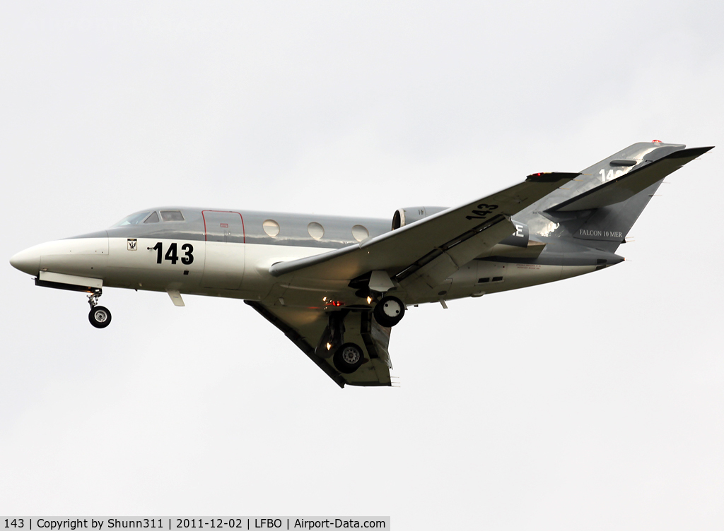 143, 1979 Dassault Falcon 10MER C/N 143, Landing rwy 32L