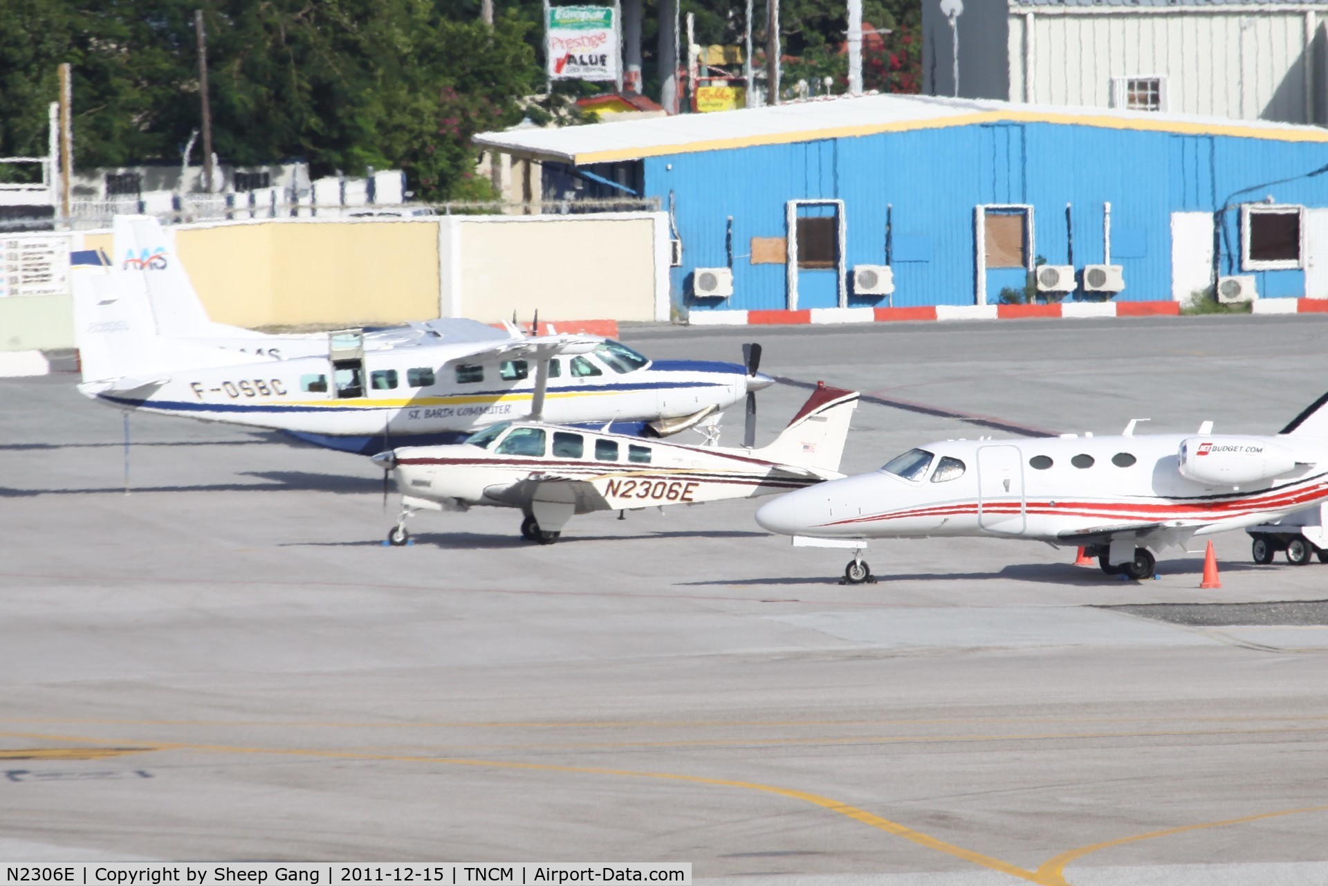N2306E, Cessna 172N C/N 17271227, N2306E at TNCM