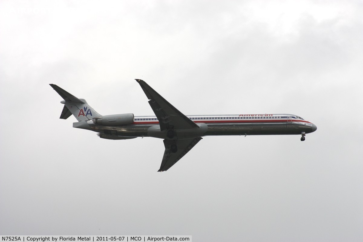 N7525A, 1990 McDonnell Douglas MD-82 (DC-9-82) C/N 49917, American MD-82