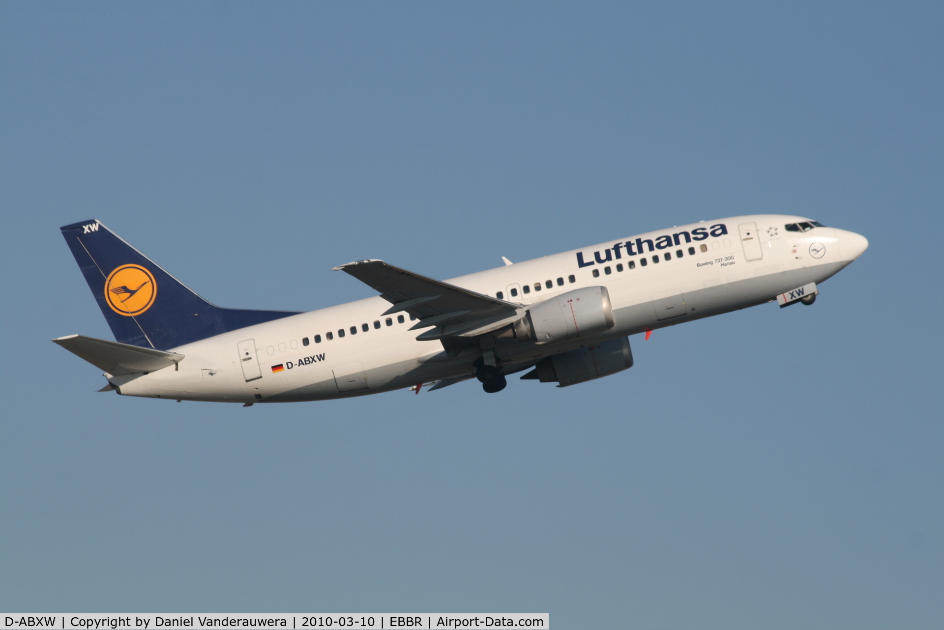 D-ABXW, 1989 Boeing 737-330 C/N 24561, Flight LH4571 is climbing from RWY 07R