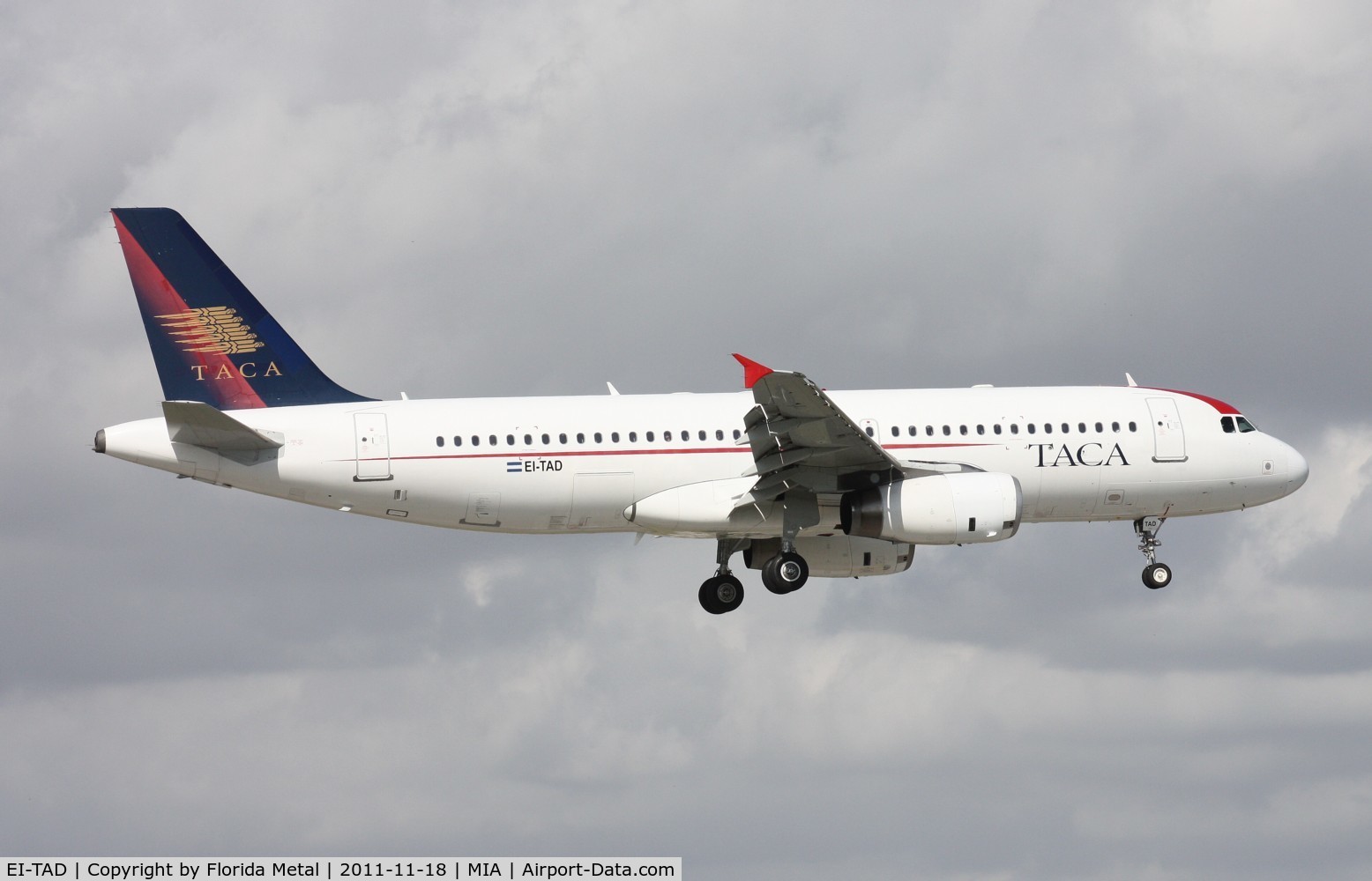 EI-TAD, 2000 Airbus A320-233 C/N 1334, Taca A320 taken at El Dorado