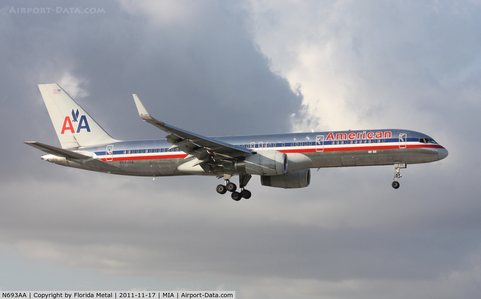 N693AA, 1994 Boeing 757-223 C/N 26973, American 757 landing 9